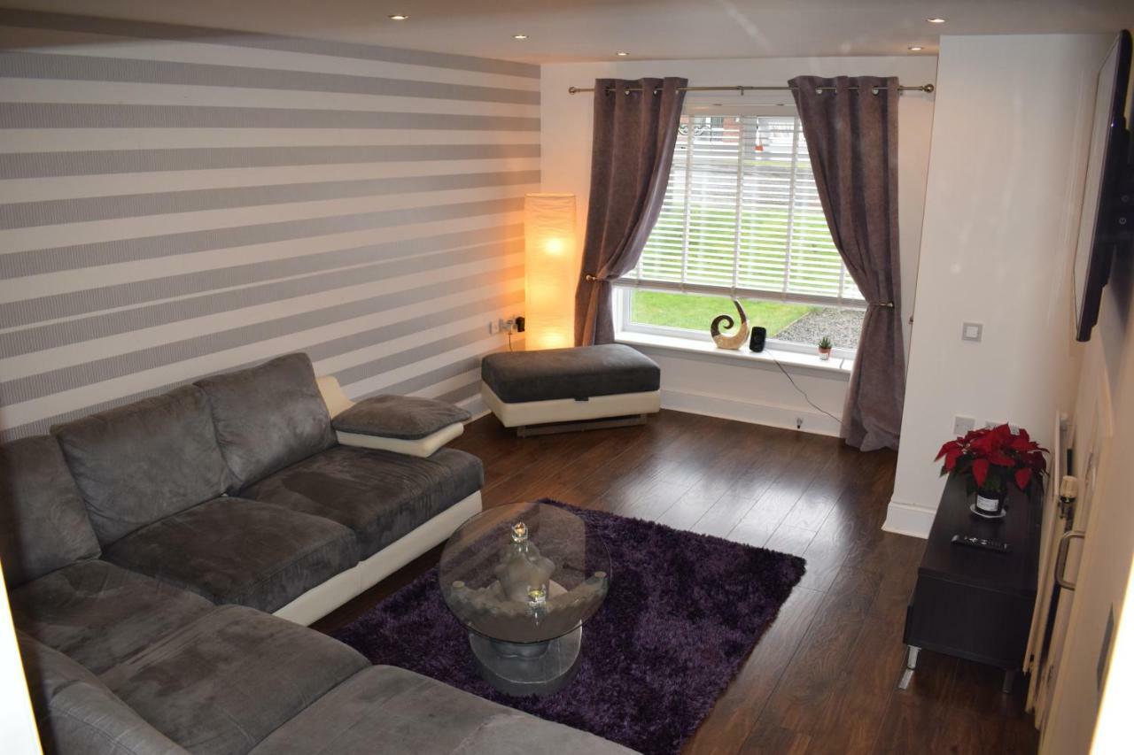 Silverburn New House With Free Parking And Nice Garden Glasgow Eksteriør billede